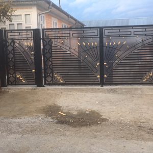 Poarta fier forjat Trident
